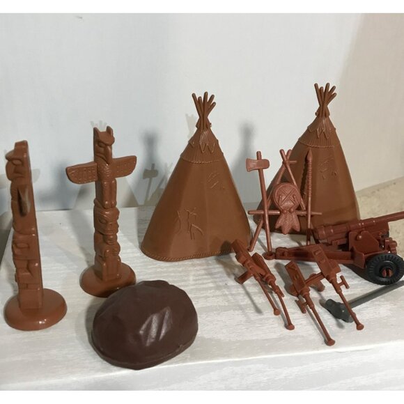 Western Toy Playset With Indians Cowboys & Accessories Mixed Lot Vintage - Picture 5 of 16